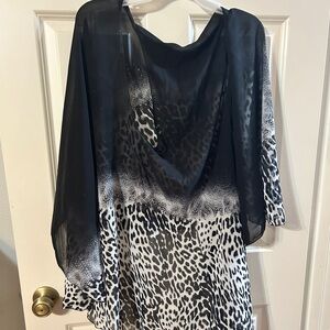 Source Unknown Black and White Animal Print Top